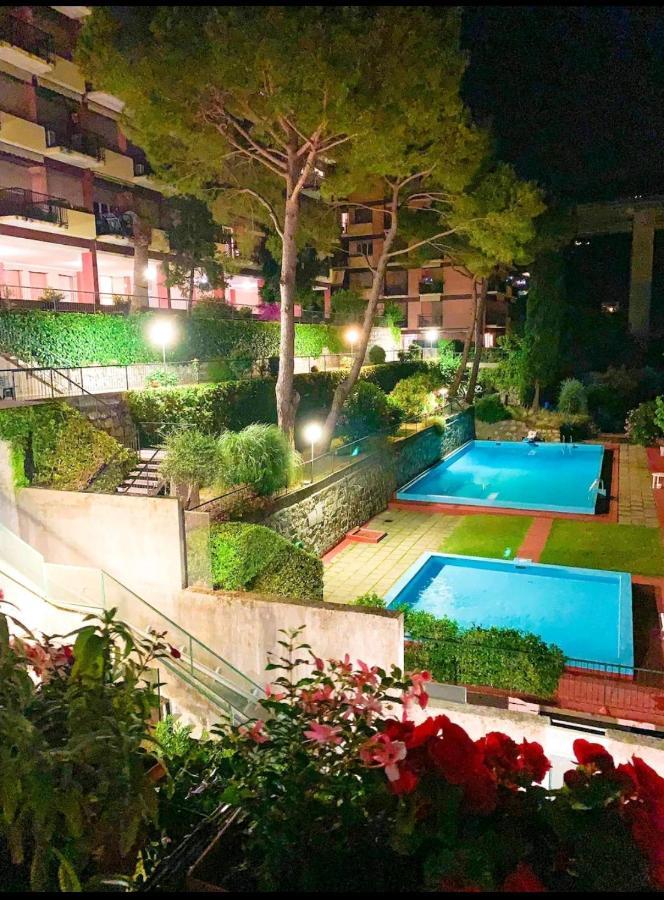 Camera Privata Nell'Appartamento In Zona Residenziale Con 2 Piscine Rapallo Eksteriør bilde