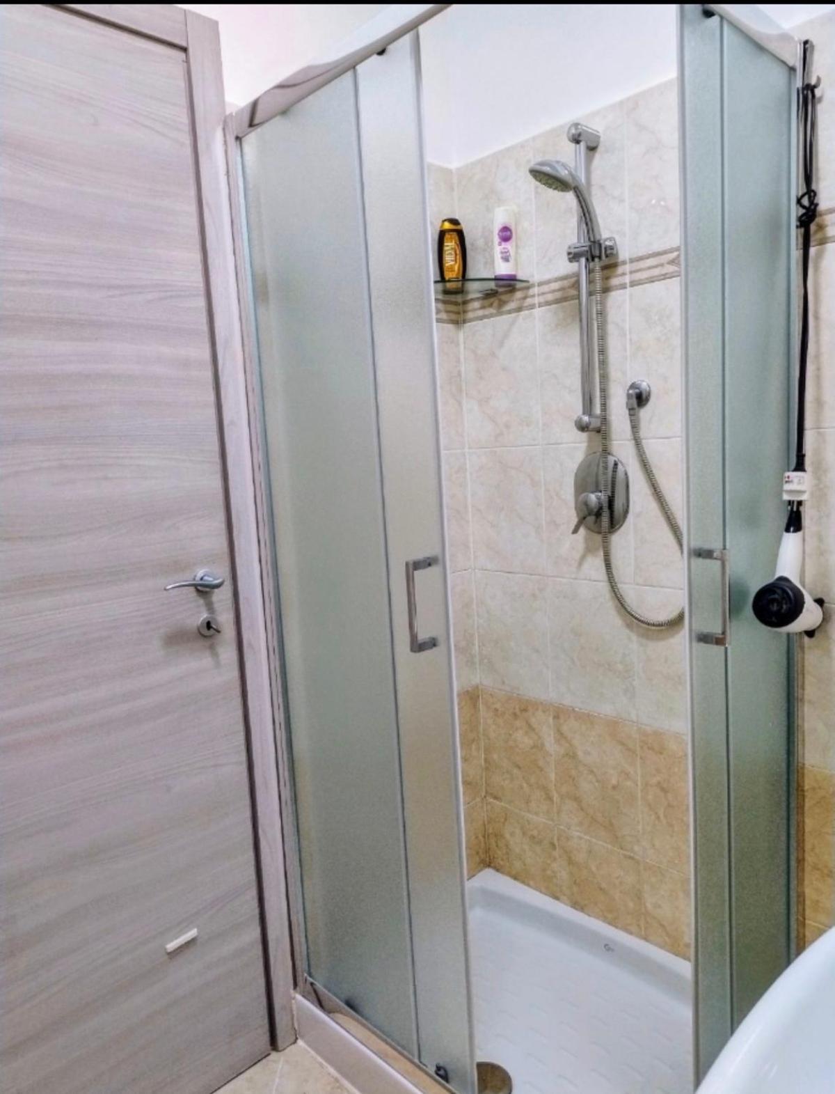 Camera Privata Nell'Appartamento In Zona Residenziale Con 2 Piscine Rapallo Eksteriør bilde